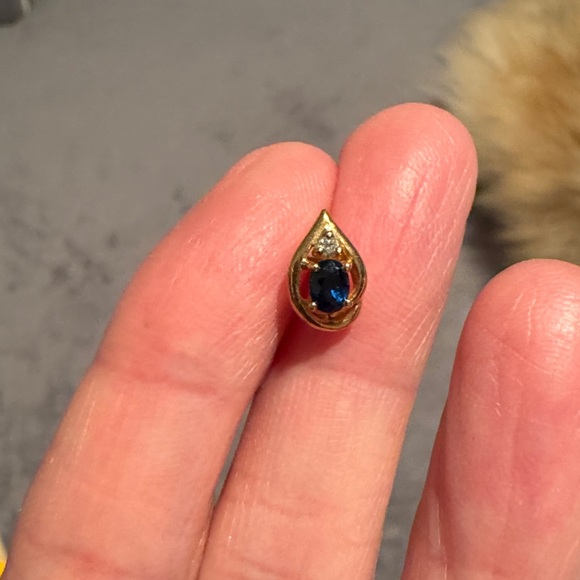 3 earrings with their missing mates. - Picture 2 of 5